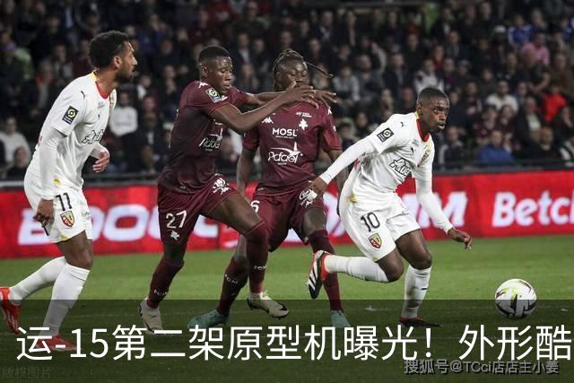 运-15第二架原型机曝光！外形酷似A400M，看清机翼才知被彻底骗了